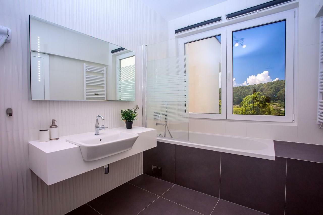 Villa Agava With Heated Pool, Jacuzzi, Sauna, Gym, 4 En-Suite Bedrooms Gata Exterior photo